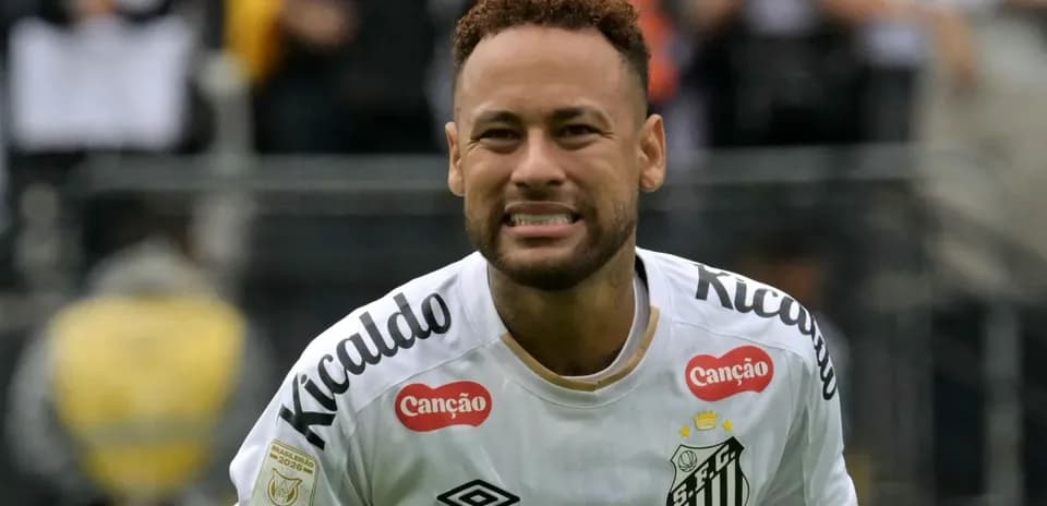 Neymar celebrating during Santos FC match