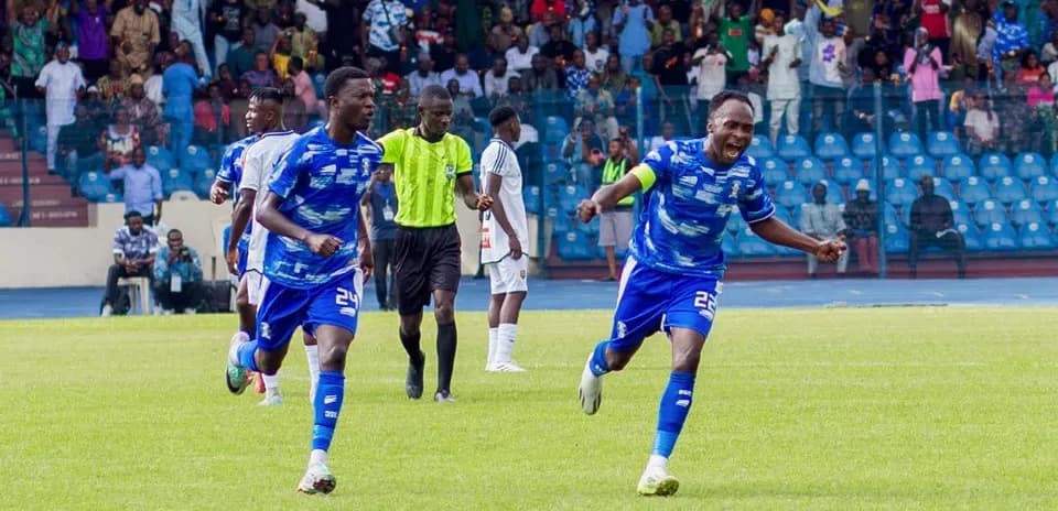Warri Wolves players celebrating a goal