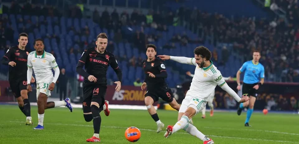 Player shooting the ball during Torino vs AS Roma