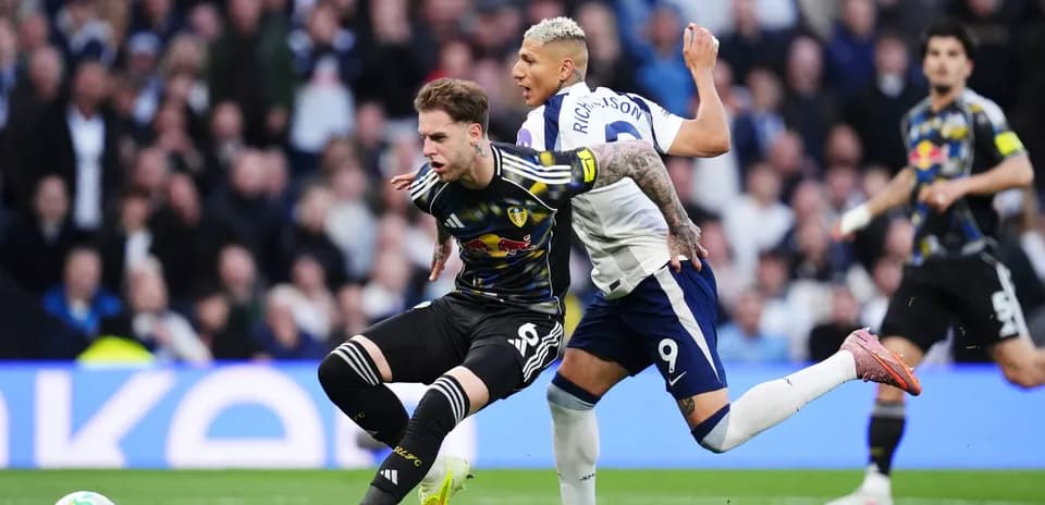 Player challenge during Tottenham vs Leeds match