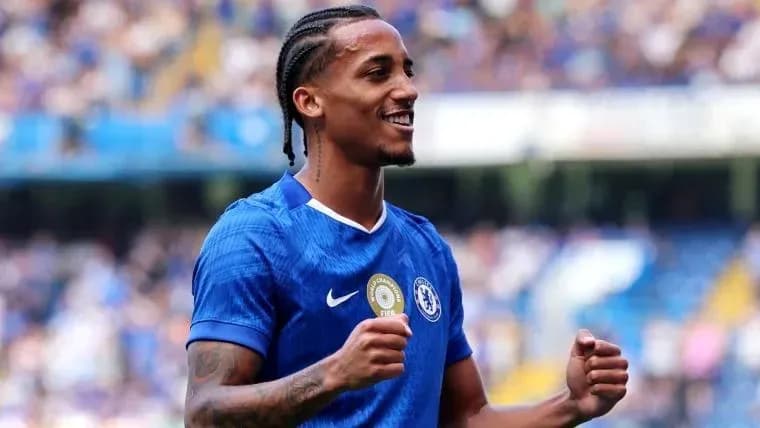 Chelsea player celebrating on the pitch