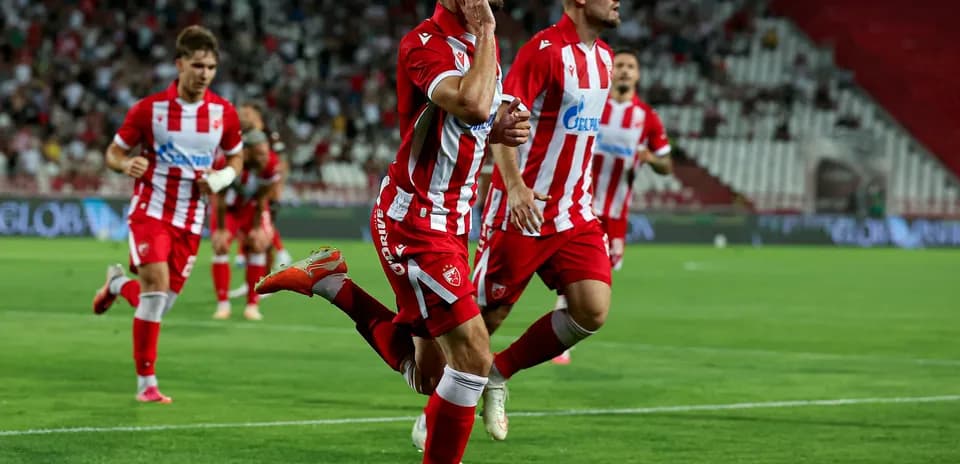 FK Crvena Zvezda players celebrating a goal