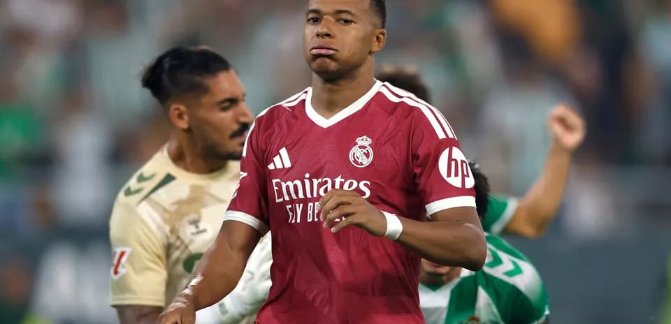 Mbappé playing for Real Madrid against Betis