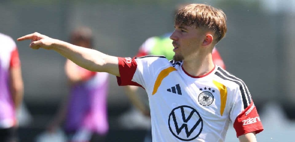 Player directing during Germany training session