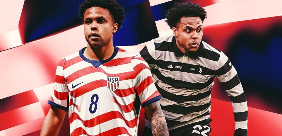 Player in USA and Juventus jerseys posing together