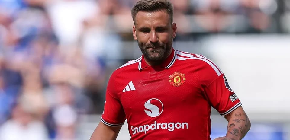 Player in Manchester United jersey during match