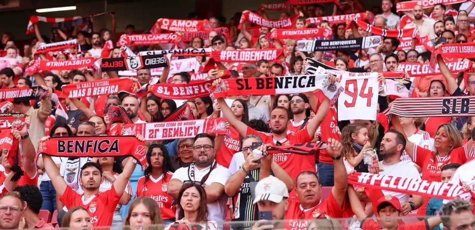 Benfica fans cheering in the stadium