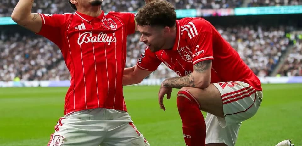 Nottingham Forest players celebrating a goal