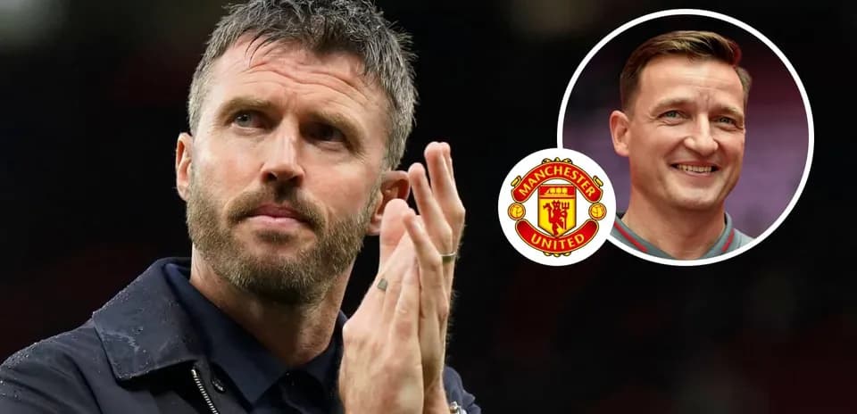 Michael Carrick applauding at Manchester United match