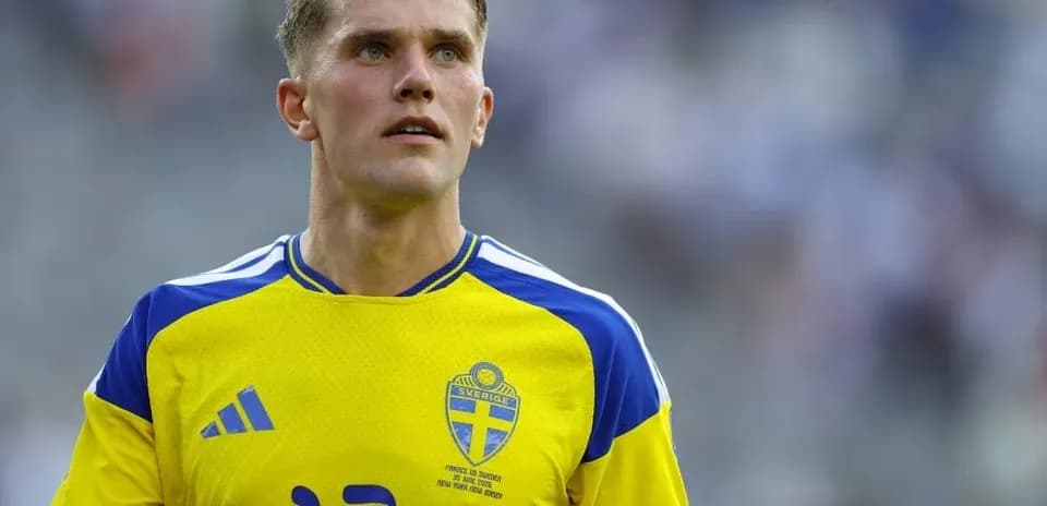 Player in Sweden national team jersey on field