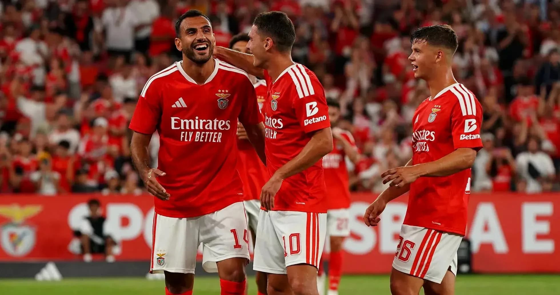 Benfica players celebrating a goal