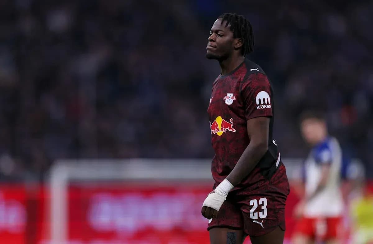 Player wearing RB Leipzig kit during match