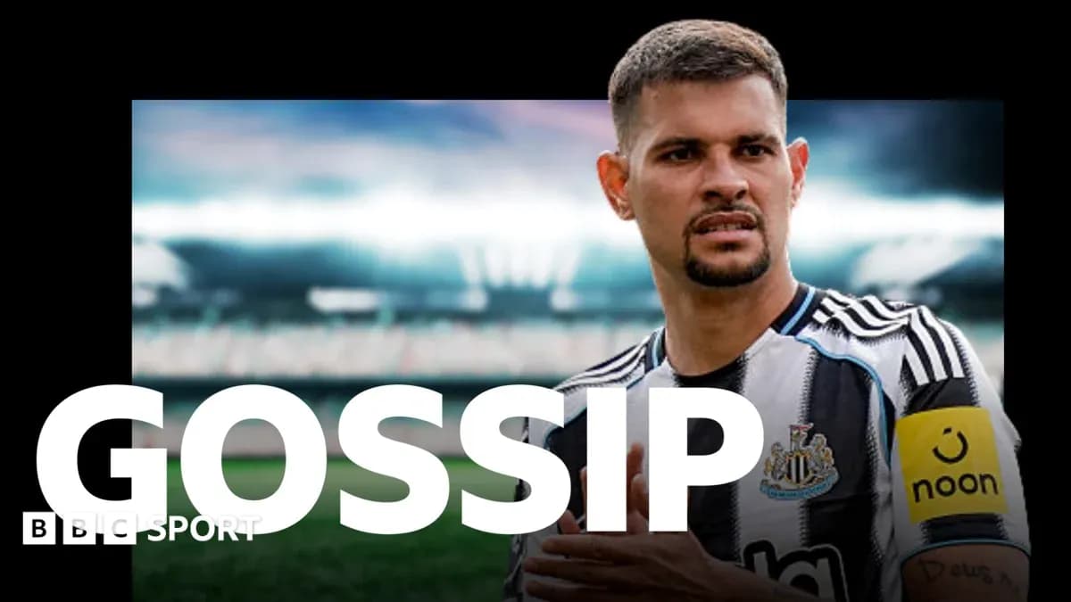 Player in Newcastle United kit during match