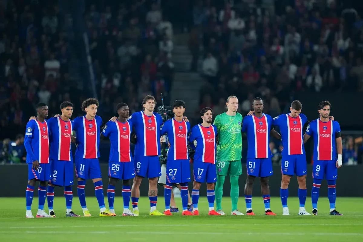 Paris Saint-Germain players standing in formation before match