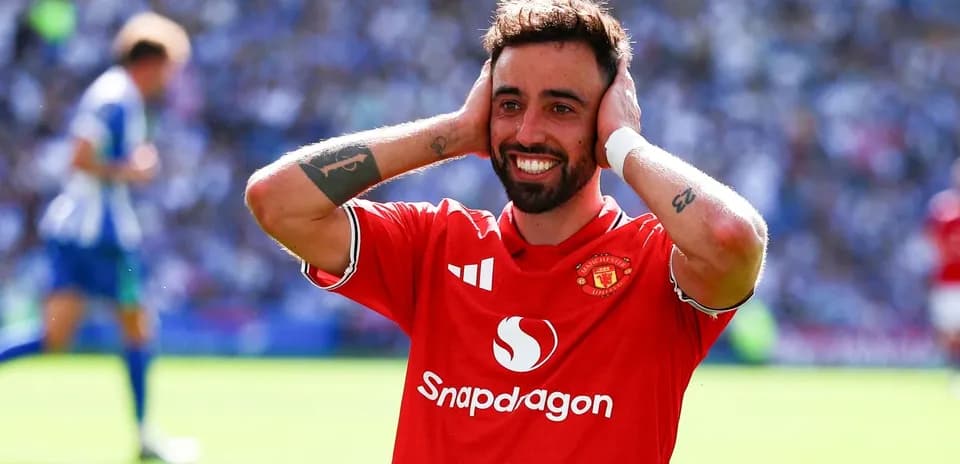 Bruno Fernandes celebrating during Manchester United match