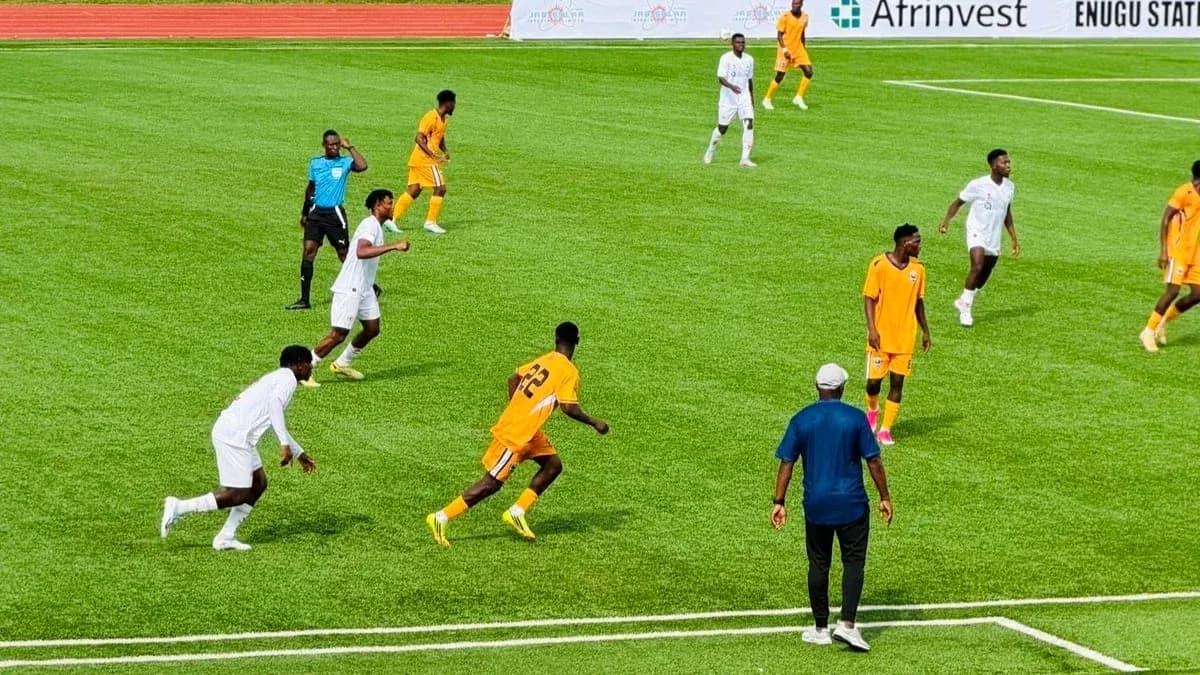 Players in action during AS Sobemap vs Enugu Rangers