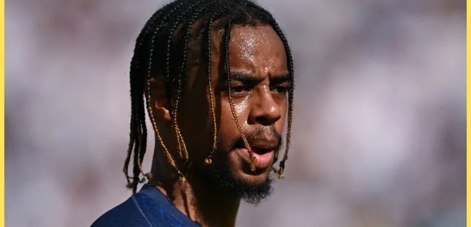 Player with braids during a match