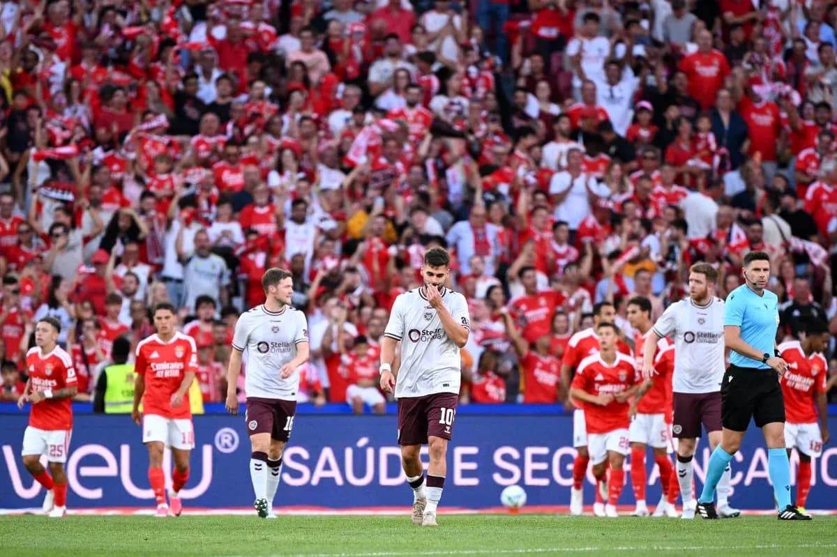 Heart Of Midlothian players during match against Benfica