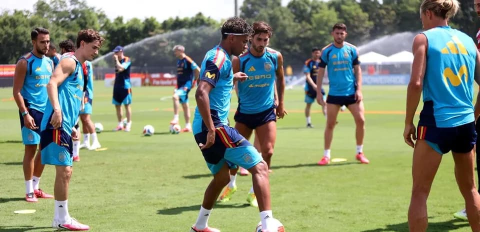 Spain national team training on the pitch