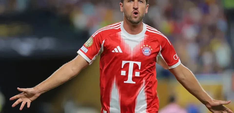 Player celebrating after scoring for Bayern Munich