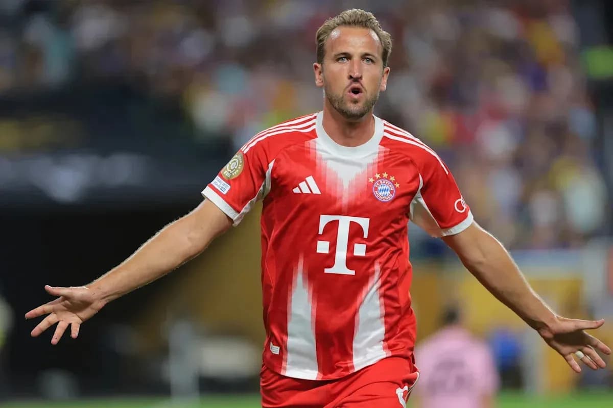 Player celebrating after scoring for Bayern Munich