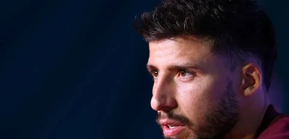 Player speaking during press conference session