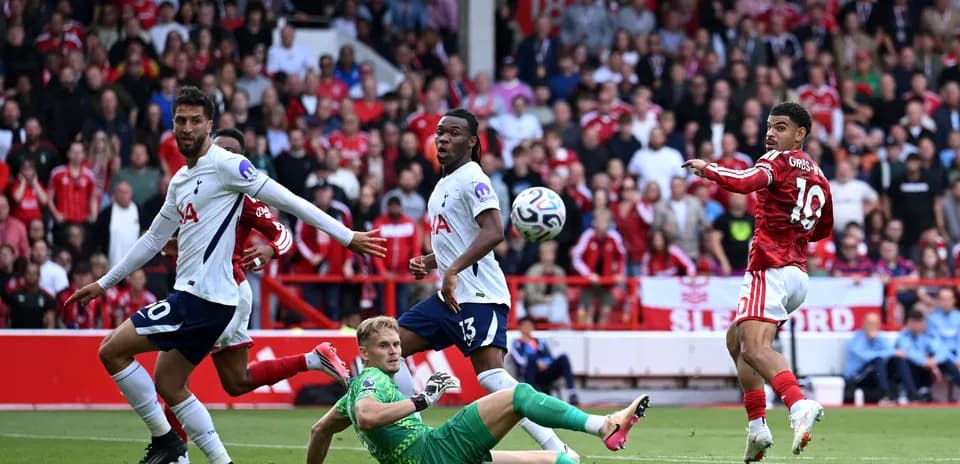 Nottingham Forest player shooting at goal