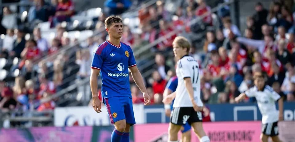 Player in Manchester United kit during match