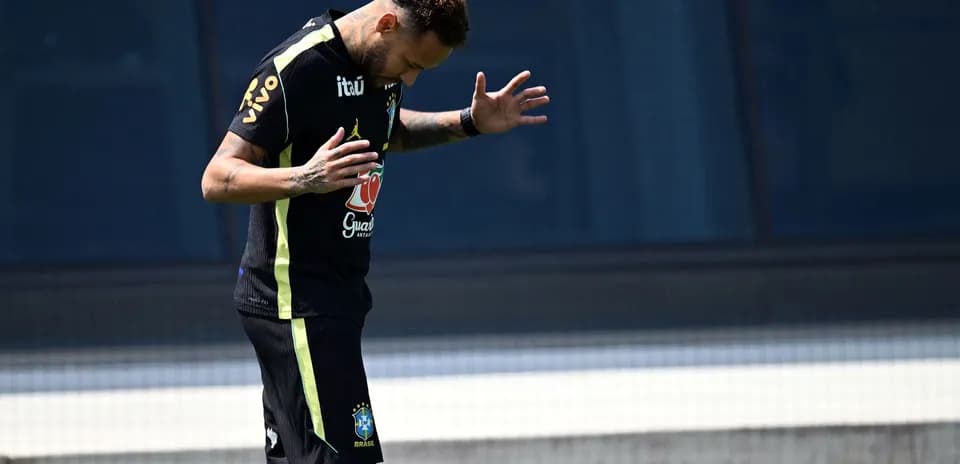 Neymar practicing during Brazil's training session