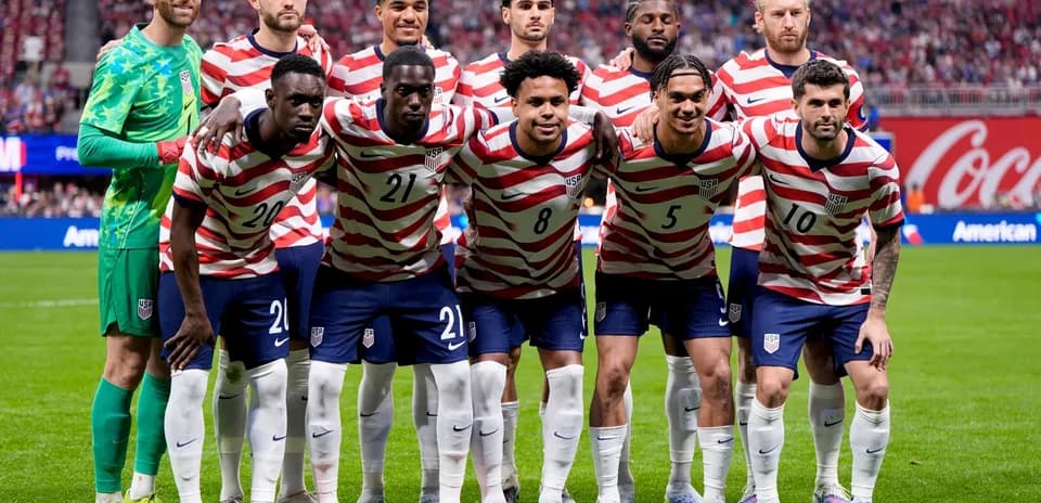 USA national team posing before match