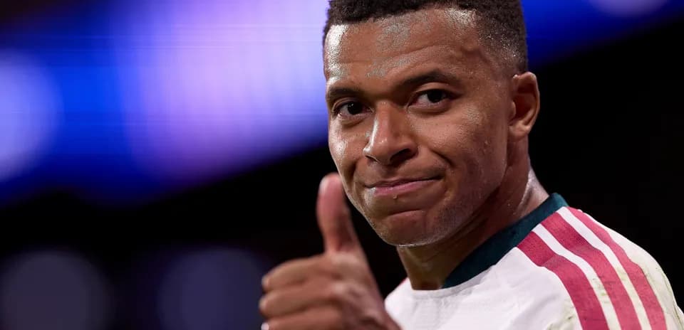 Player giving a thumbs up during match