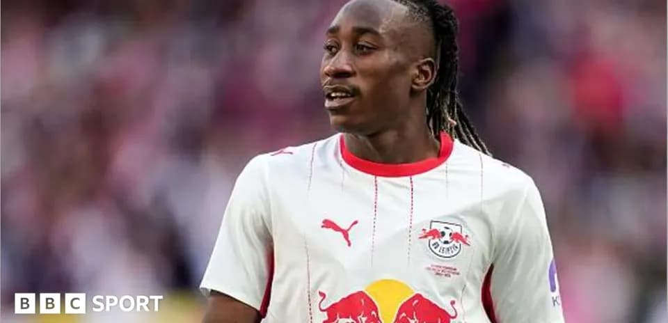 Player in RB Leipzig kit on the field