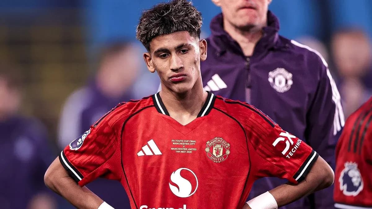Player in Manchester United kit during match