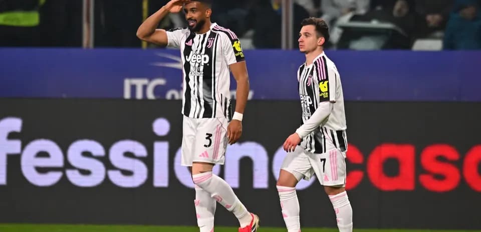 Juventus players celebrating during the match
