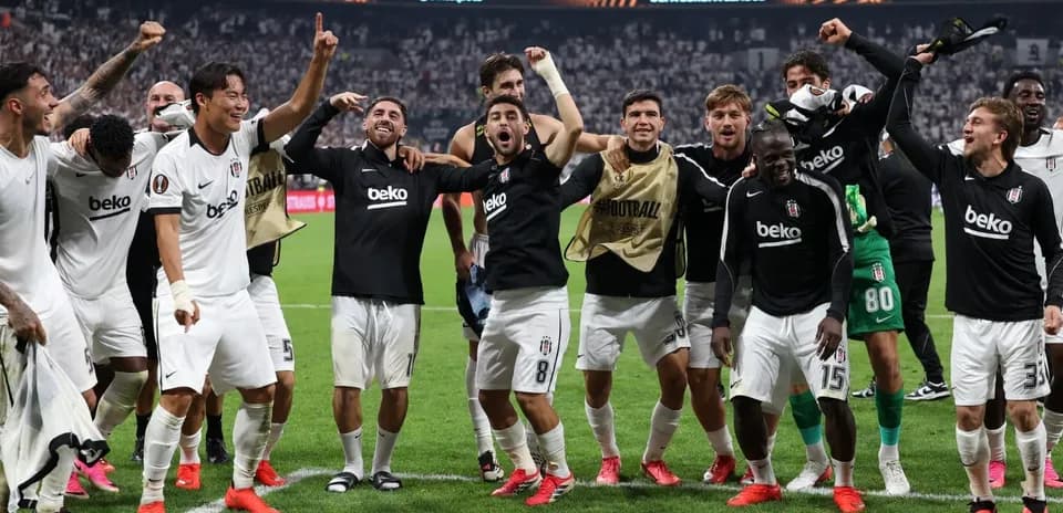 Beşiktaş players celebrating UEFA Europa League victory