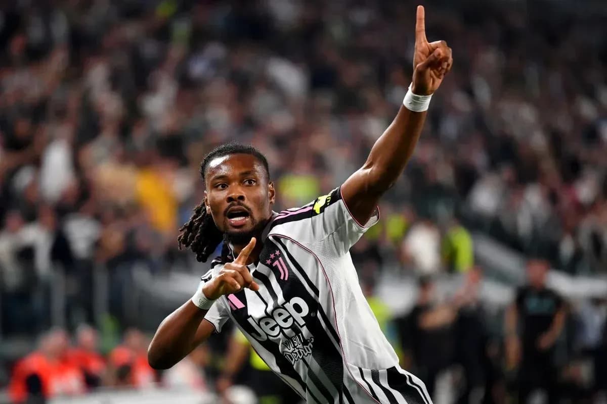Juventus player celebrating a goal with fans