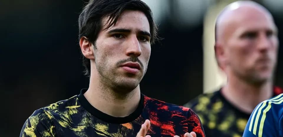 Player applauding during training session