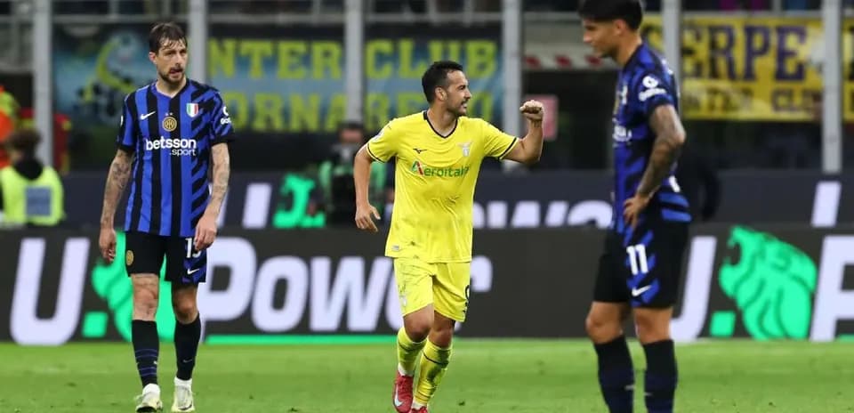 Lazio player celebrating goal against Inter