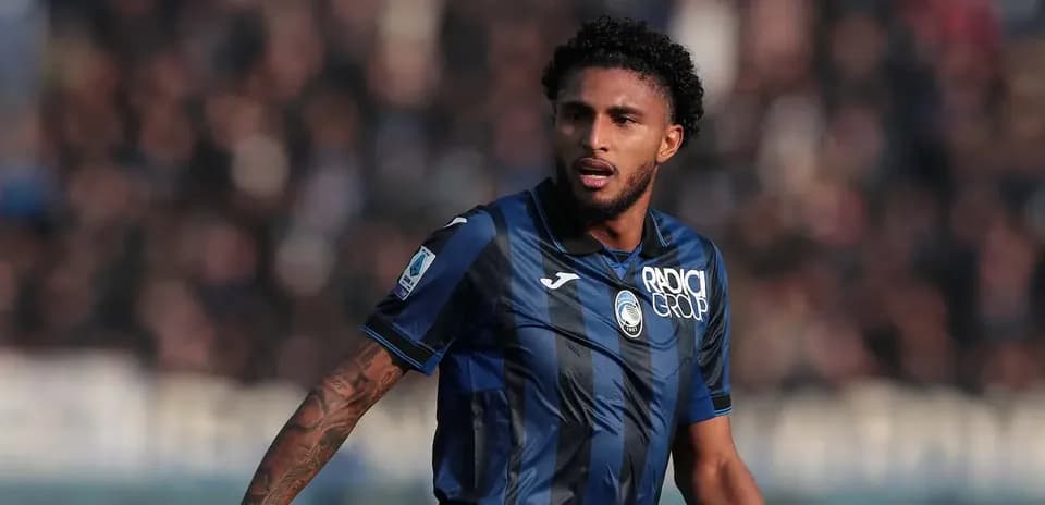 Player in Atalanta jersey during match action