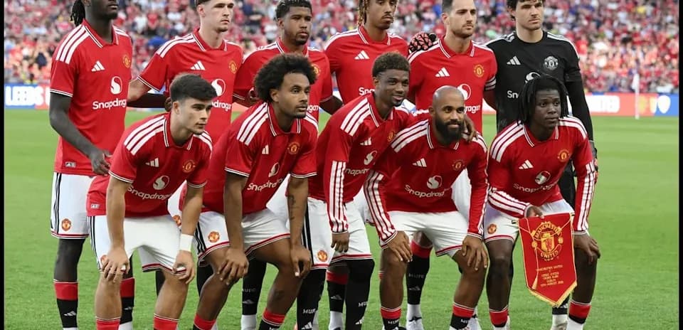 Manchester United team posing before match