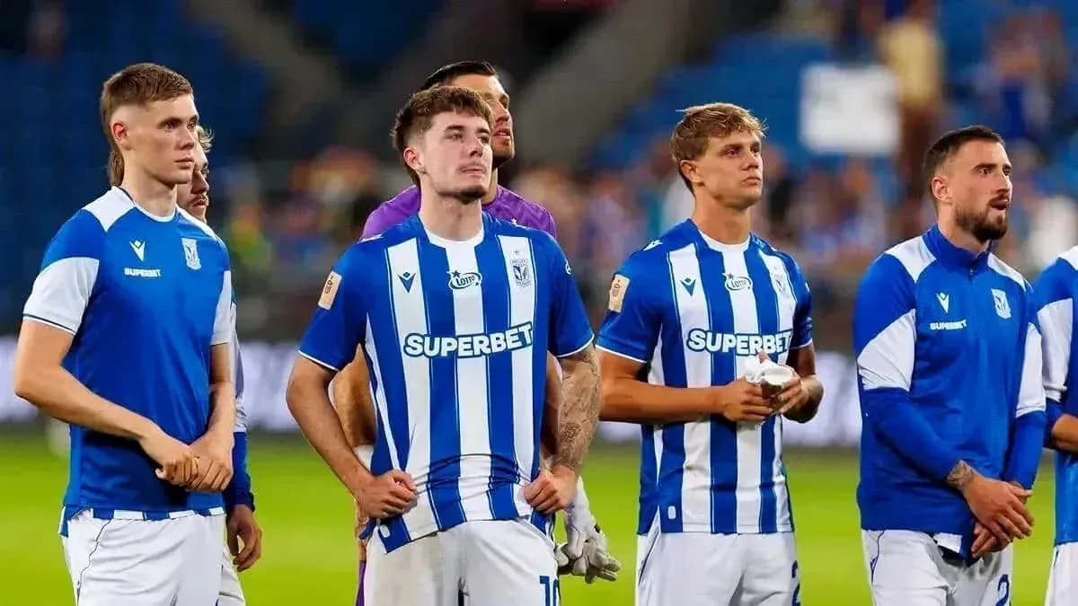 Lech Poznan players in team jerseys