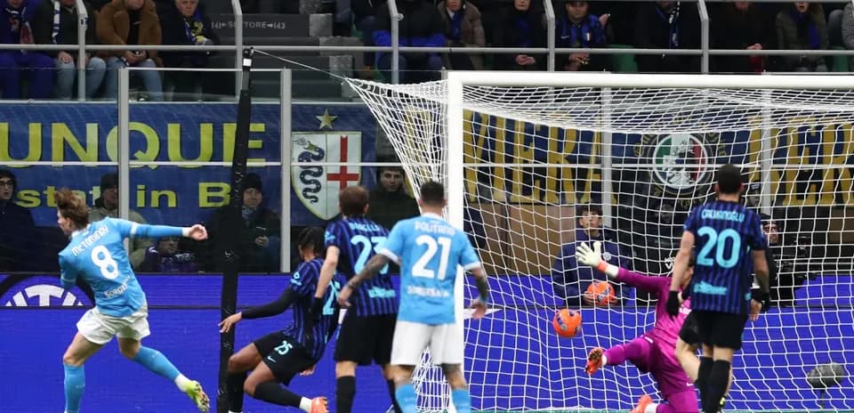 Player attempting a shot during Inter vs Napoli match