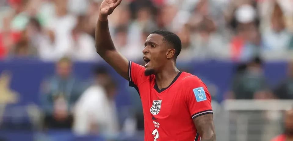 Player signaling during a football match