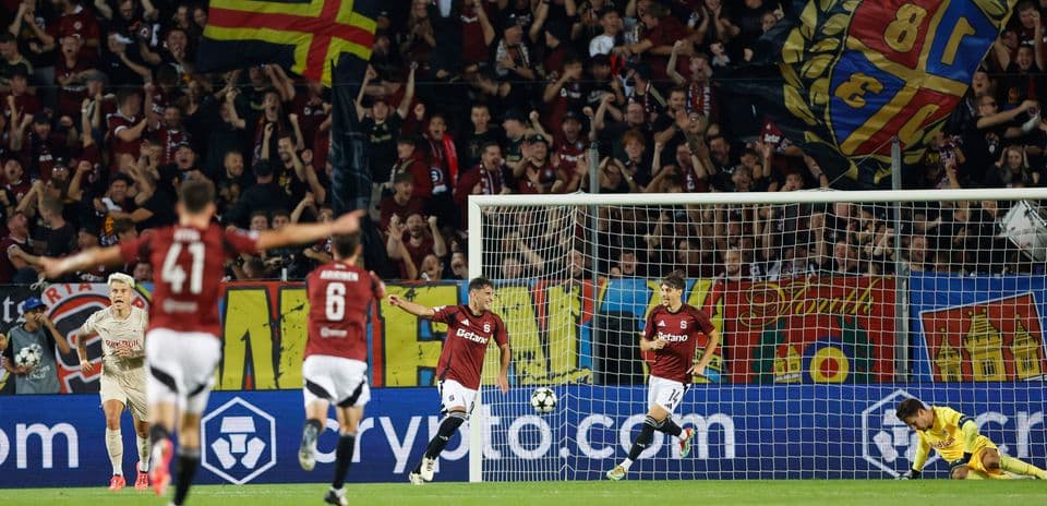 Players celebrating goal during Salzburg match