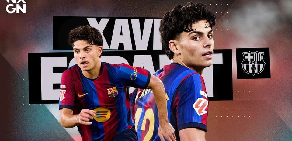 Xavi Simons in Barcelona kit during match action