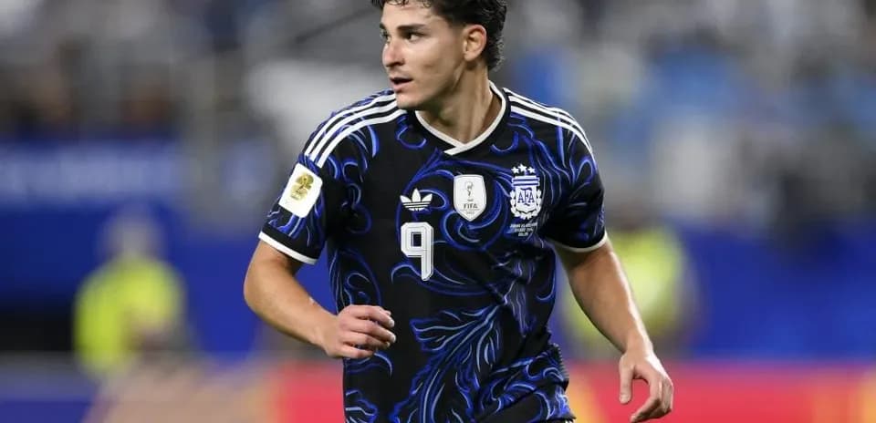 Player in black Argentina kit during match