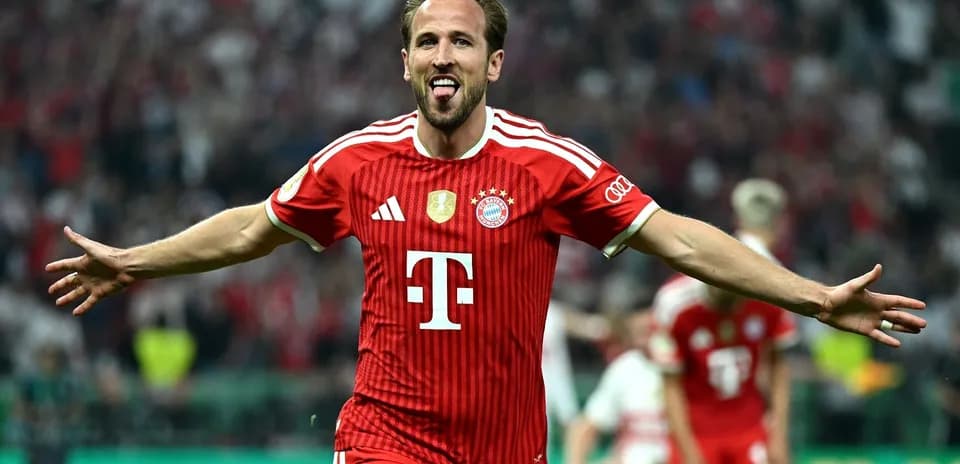 Player celebrating goal in Bayern Munich kit