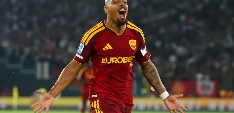 AS Roma player celebrating a goal