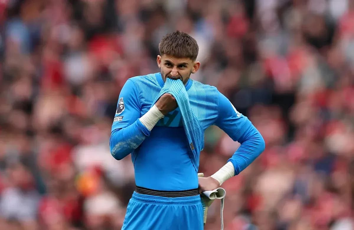 Goalkeeper pulling his shirt during match