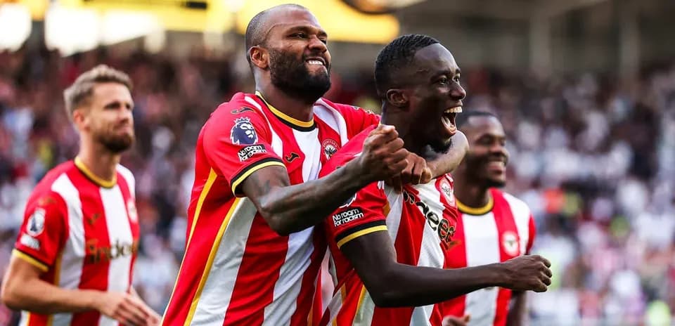 Brentford players celebrating a goal during match